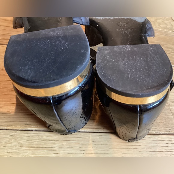 Chanel Black patent leather turnlock gold CC flats - Picture 11 of 16